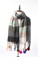 Mohair-Schal mit Farbblock-Quasten und Kugeln