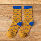 Стильные осенне-зимние носки средней длины