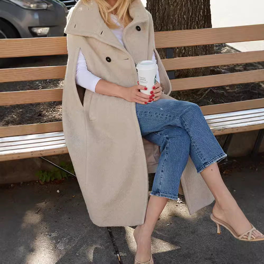 Aprikosfärgad lång ullkappa med kraftig polotröja