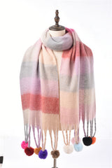 Mohair-Schal mit Farbblock-Quasten und Kugeln