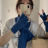 Enfärgade stickade ullhandskar med halvfinger i akryl