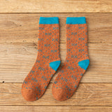 Стильные осенне-зимние носки средней длины