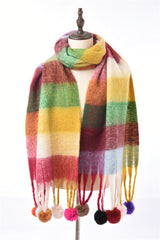 Mohair-Schal mit Farbblock-Quasten und Kugeln