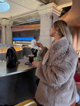 Manteau en fourrure de renard pour femme avec col polo