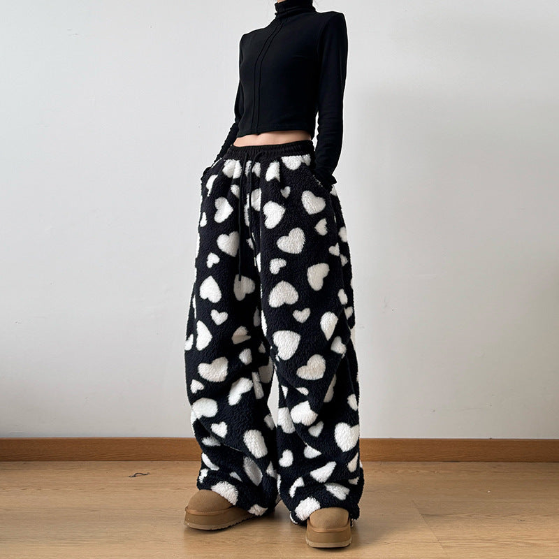 Jogger pants with polka dots made of lamb wool